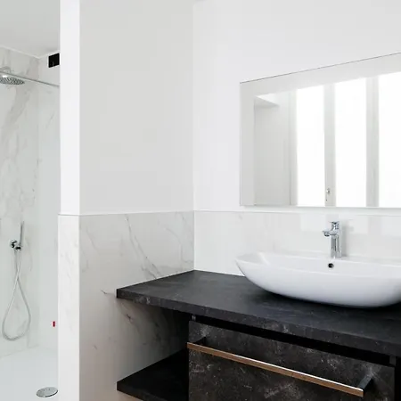 Dome's Charme - The House Of Travelers Apartment *