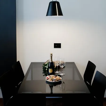 Dome's Charme - The House Of Travelers Apartment Como